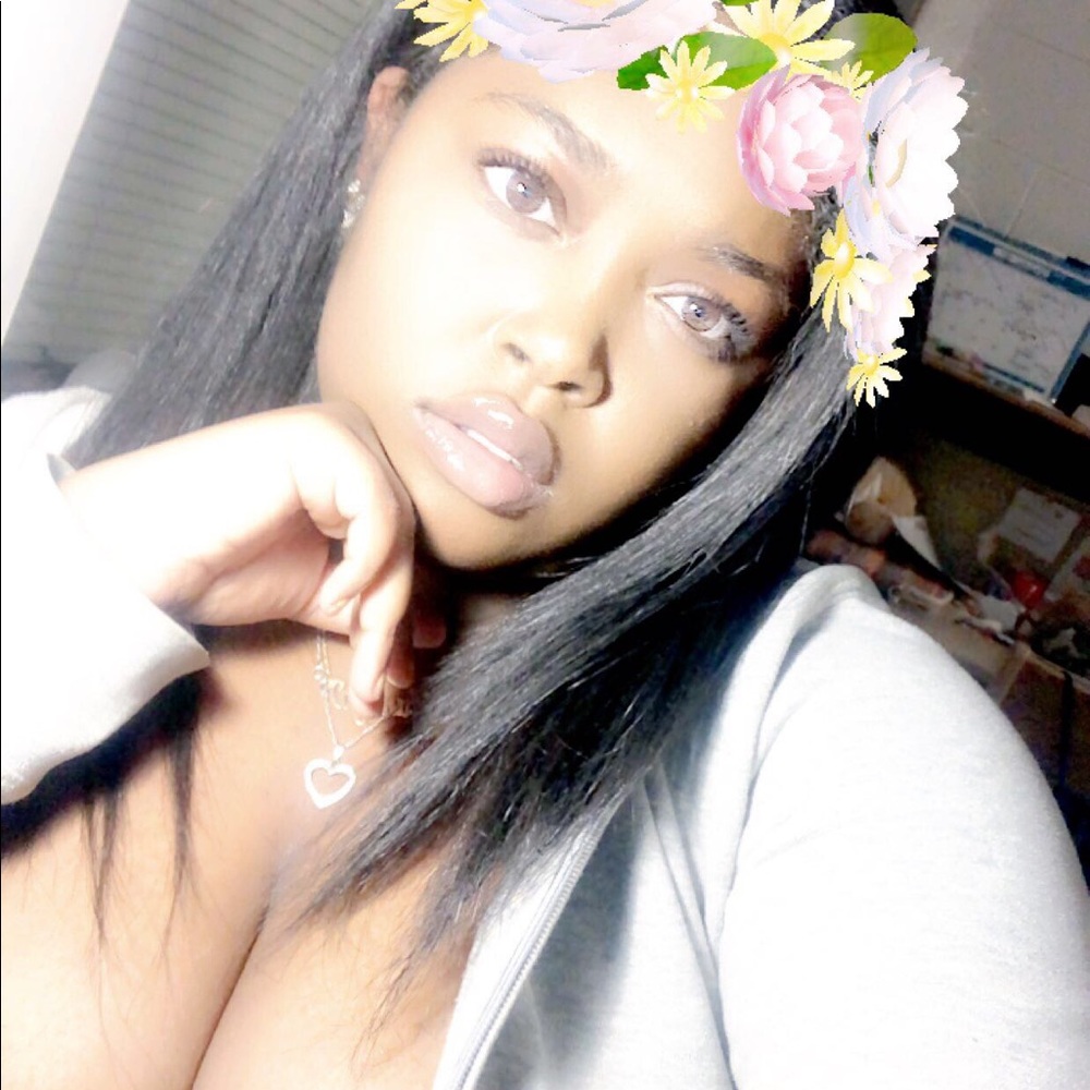 Meet your Posher, Janiya